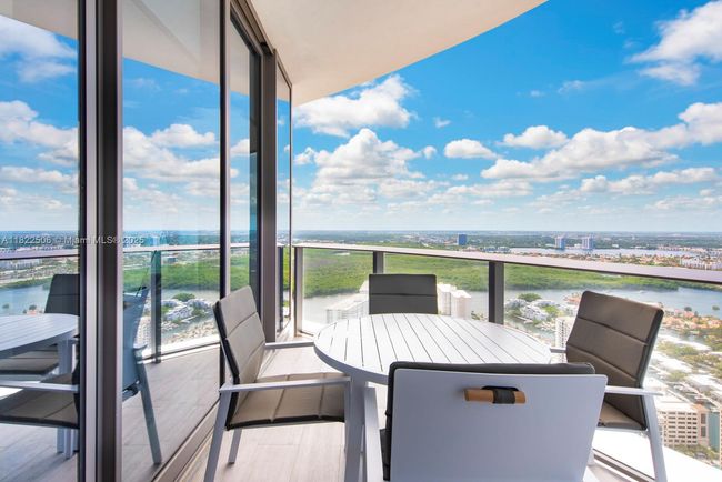 UNIT-4601 - 15701 Collins Ave, Condo with 3 bedrooms, 5 bathrooms and null parking in Sunny Isles Beach FL | Image 22