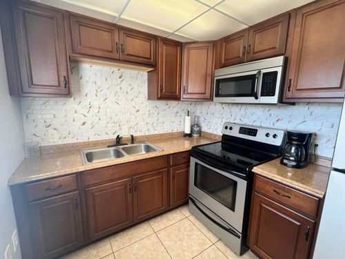 289 Brittany G, Delray Beach, FL, 33446-1102 | Card Image