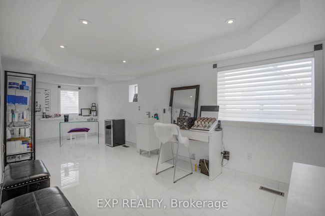15 Centre St S, Home with 1 bedrooms, 1 bathrooms and 8 parking in Brampton ON | Image 10