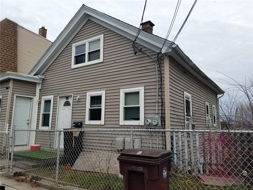 187 Boyden St, Woonsocket, RI, 02895-3027 | Card Image