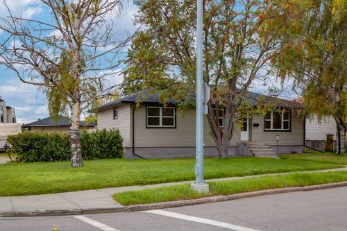 1051 8 Ave Ne, Calgary, AB, T2E0S5 | Card Image