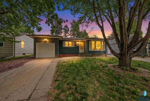 2508 S Center Ave Avenue, Sioux Falls, SD, 57105 | Card Image