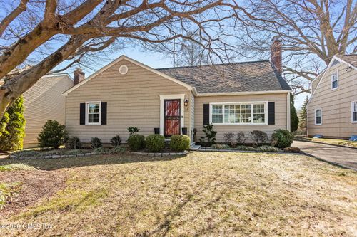 28 Crestview Ave, Stamford, CT, 06907-1907 | Card Image