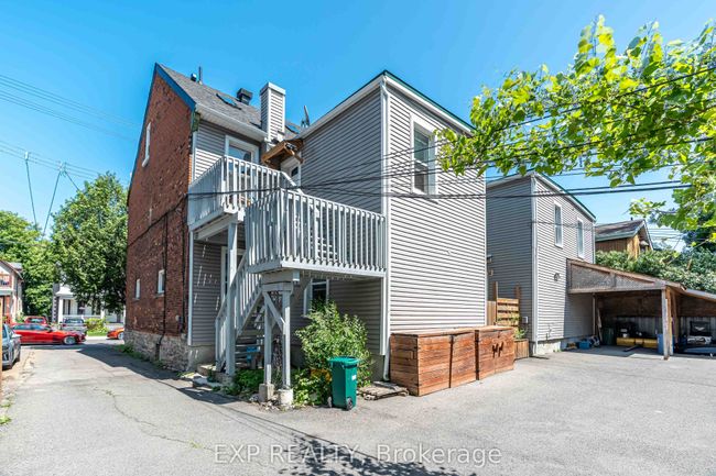92 Cambridge St N, Home with 3 bedrooms, 2 bathrooms and 3 parking in Ottawa ON | Image 20