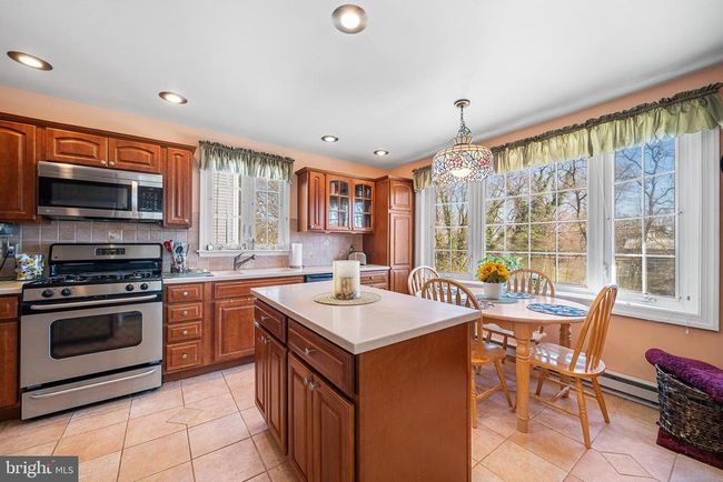 310 Manor Cir, House other with 4 bedrooms, 3 bathrooms and null parking in FOLSOM PA | Image 13