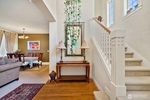 17252 Ne 119th Way, Redmond, WA, 98052-1615 | Card Image