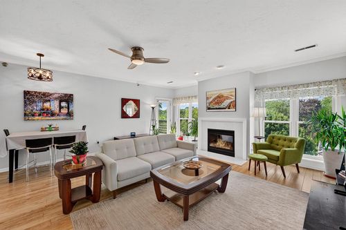 410-1220 E Locust Street, Milwaukee, WI, 53212 | Card Image