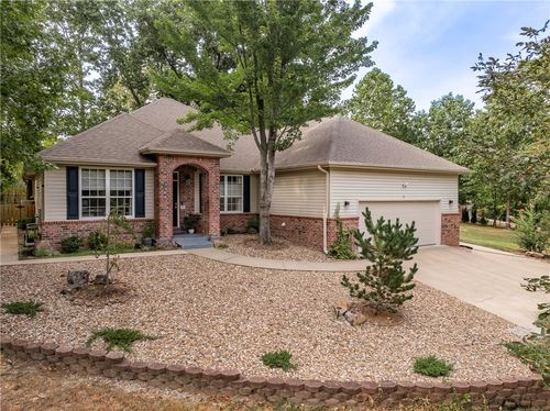 3 Sanquahar Ln, Bella Vista, AR, 72715-3102 | Card Image
