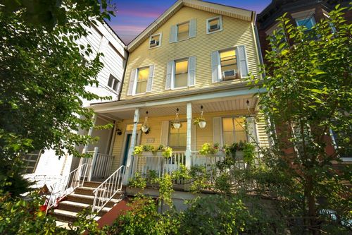 564 Hudson Ave, Weehawken, NJ, 07086-5754 | Card Image