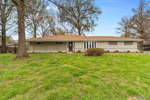 26 Castle Dr, Florissant, MO, 63034-1331 | Card Image