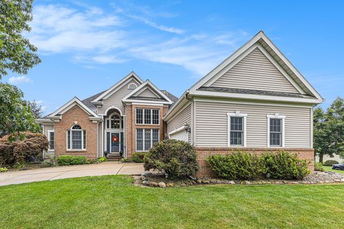 4849 Indian Creek Dr, Jackson, MI, 49201-7903 | Card Image