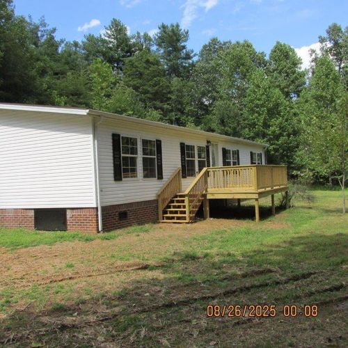 204 Chestnut Oak Ln, Rocky Mount, VA, 24151-3898 | Card Image