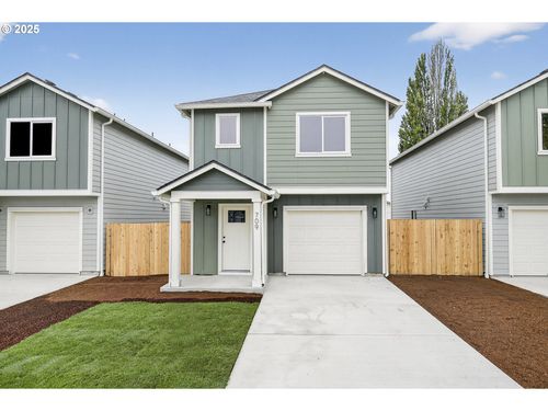 709 S 9th Ave, Kelso, WA, 98626-2923 | Card Image