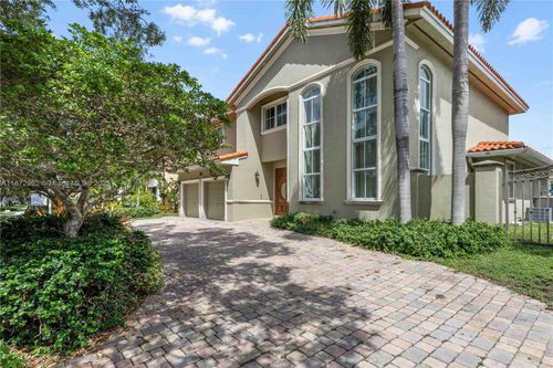 7965 Nw 162nd St, Miami Lakes, FL, 33016-6106 | Card Image