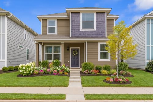 5649 Willamette Dr, Fort Worth, TX, 76119-7072 | Card Image