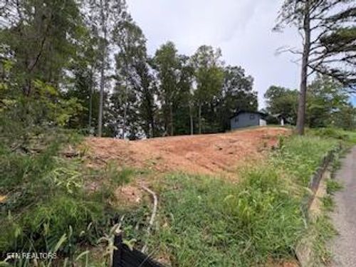 101 Hendrix Dr, Oak Ridge, TN, 37830-7906 | Card Image