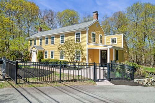 1 Chestnut St, North Reading, MA, 01864-2834 | Card Image
