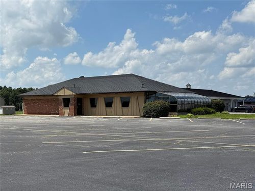 1801 N Market St, Sparta, IL, 62286-1071 | Card Image