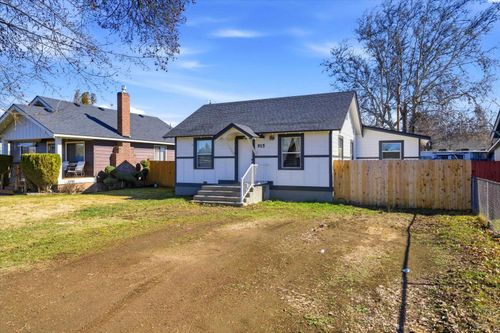 915 Cornell Ave, Yakima, WA, 98902-4447 | Card Image