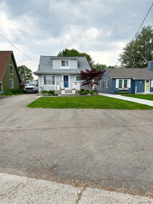 37805 Maplehill St, Harrison Township, MI, 48045-2736 | Card Image