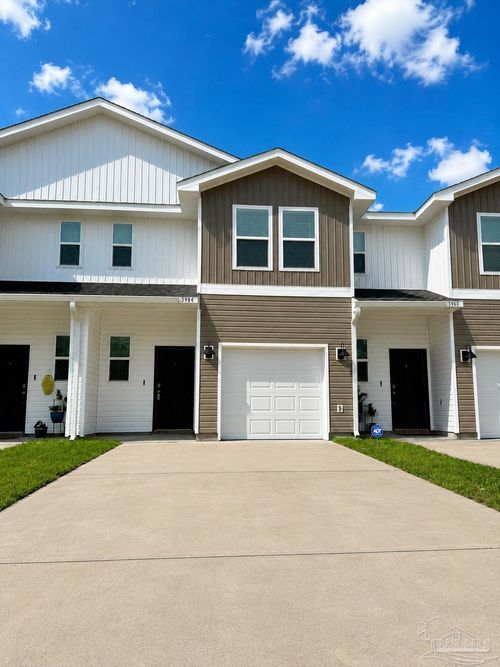 3984 Pendragon Cir, Milton, FL, 32583-4526 | Card Image