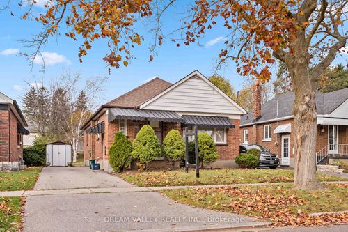 104 Oakes Ave, Oshawa, ON, L1G6C6 | Card Image