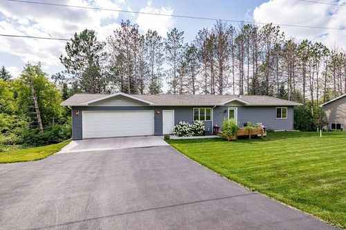 29 Hillside Rd, Esko, MN, 55733-9521 | Card Image