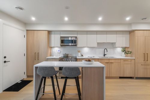 1-1937 Templeton Dr, Vancouver, BC, V5N4V9 | Card Image