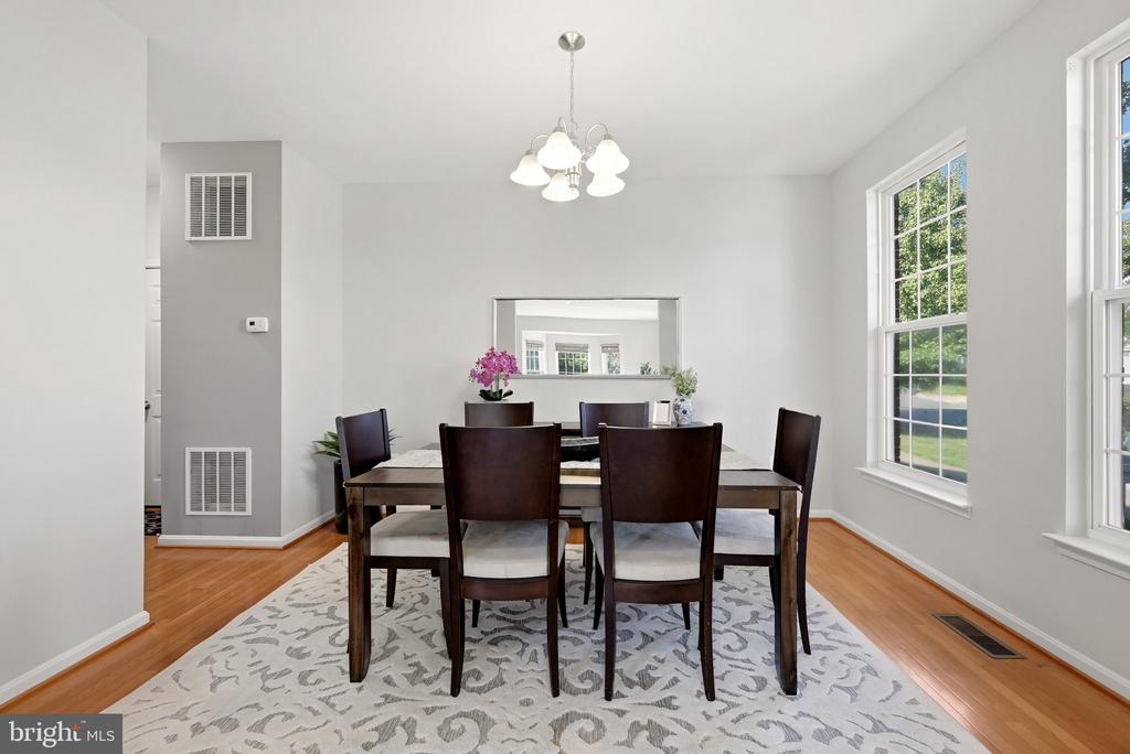 Residential in ROUND HILL 4