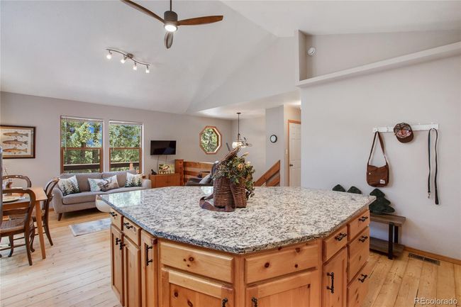 565 Ridge Rd, House other with 2 bedrooms, 2 bathrooms and 1 parking in Divide CO | Image 9