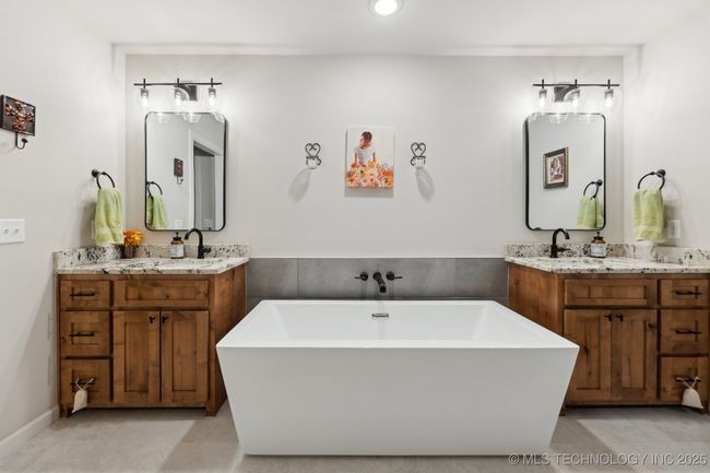 Relaxing soaker tub. | Image 20