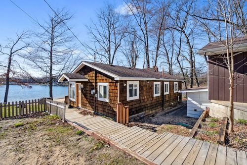 12091 N Lake St, Bitely, MI, 49309-9406 | Card Image
