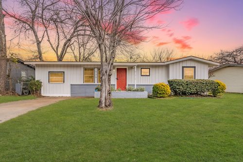 528 Buena Vista Dr, Hurst, TX, 76053-6702 | Card Image