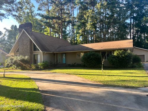 529 Ole Farm Trl, Whiteville, NC, 28472-2965 | Card Image