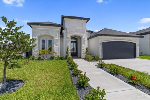 8046 N 49th Ln, McAllen, TX, 78501 | Card Image