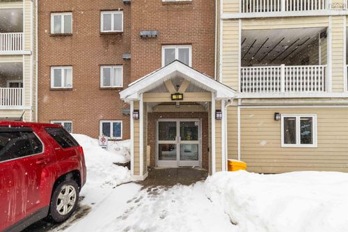 403-15 Langbrae Dr, Halifax, NS, B3M3W5 | Card Image