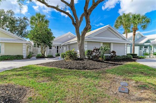 33-729 Brightside Crescent Dr, VENICE, FL, 34293-4338 | Card Image