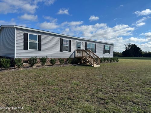 569 Pope Rd, Rose Hill, NC, 28458-8324 | Card Image