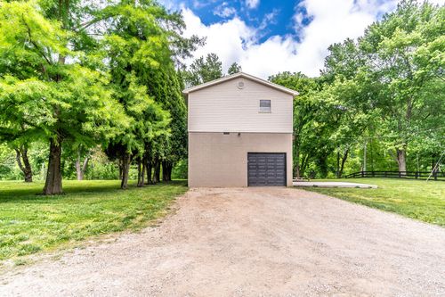 2897 College Hill Rd, Waco, KY, 40385-9757 | Card Image