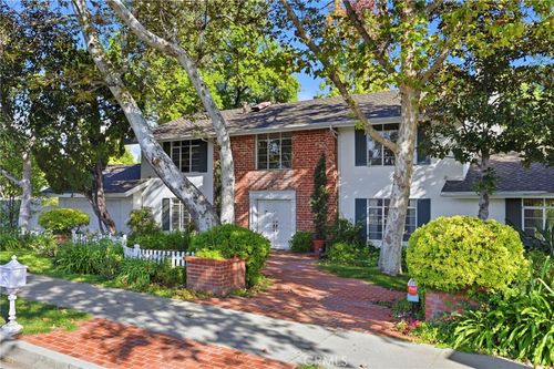 9830 Vanalden Ave, Northridge, CA, 91324-1772 | Card Image