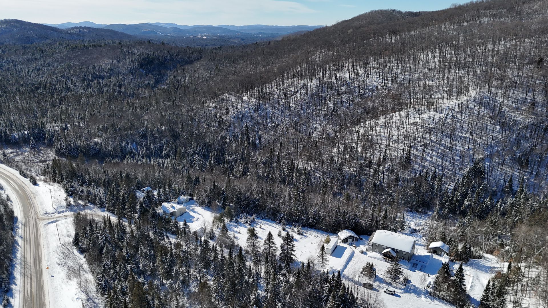 Land in Lac-Supérieur 4