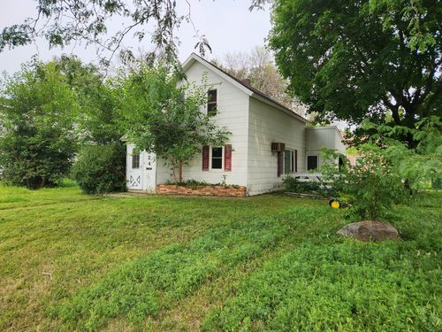 324 E Sanborn St, Springfield, MN, 56087-1738 | Card Image