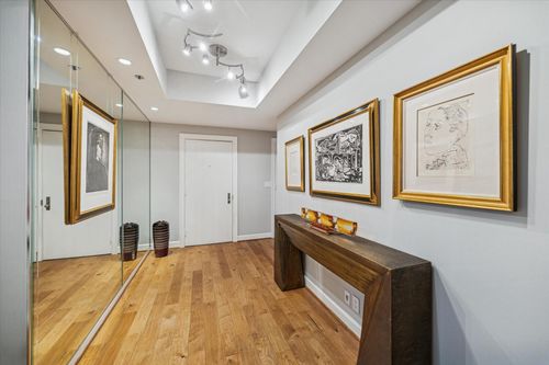 apt-702-121 N Post Oak Ln, Houston, TX, 77024-7711 | Card Image