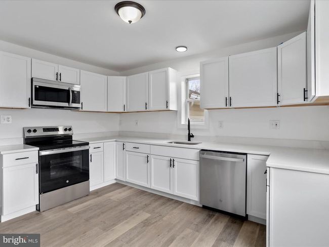 15 Zacharys Way, House other with 3 bedrooms, 2 bathrooms and null parking in GREAT CACAPON WV | Image 9
