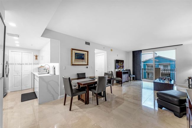 APT-804 - 2650 Sw 37 Th Ave, Condo with 1 bedrooms, 1 bathrooms and null parking in Coconut Grove FL | Image 4