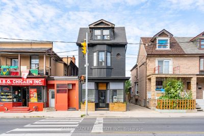 1218 Dufferin St, House other with 5 bedrooms, 6 bathrooms and 2 parking in Toronto ON | Image 2