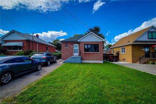 lower-642 Upper Sherman Ave, Hamilton, ON, L8V3M5 | Card Image
