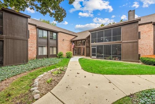 apt-16-710 Saint Andrews Ln, Crystal Lake, IL, 60014-7032 | Card Image