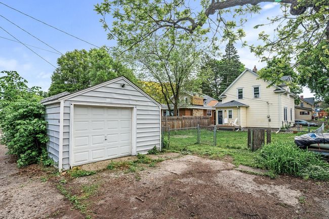 Oversized 1 car garage | Image 27