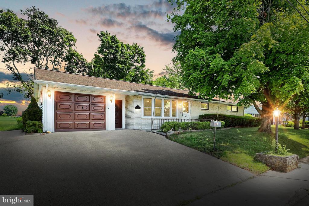 Meadow Rd, Dover, PA 17315